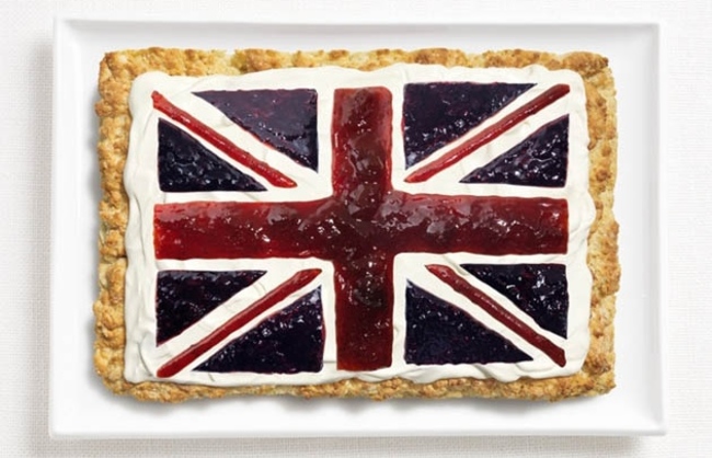 Grã-Bretanha: pão scone com creme e geleias