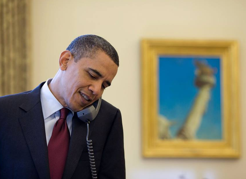 Barack Obama ao telefone