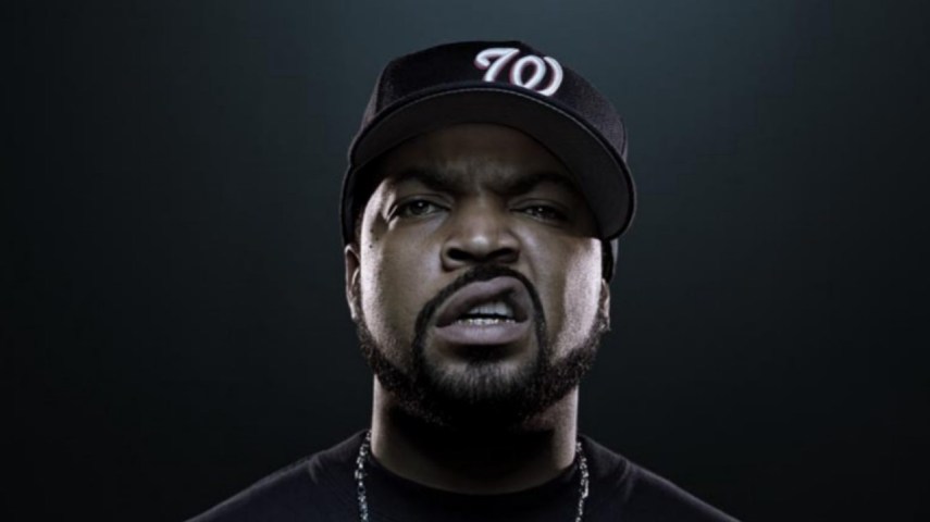 A história de Ice Cube é tensa: ele perdeu a irmã que foi assassinada pelo namorado, foi traficante e acusado de traidor por seus ex-companheiros do N.W.A. por ter deixado o grupo. O rapper também foi criticado de racismo contra brancos e de misoginia. Como ator, ele já atuou em mais de 20 filmes.