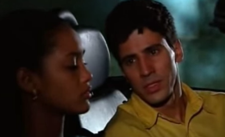 Na versão exibida em 1997, foi ao ar uma cena de tentativa de estupro em plena 6 da tarde. O personagem Ricardo (Leonardo Brício) tentou abusar sexualmente de Vivian, vivida por Taís Araújo. No decorrer da novela, os dois se envolveram e terminaram juntos.