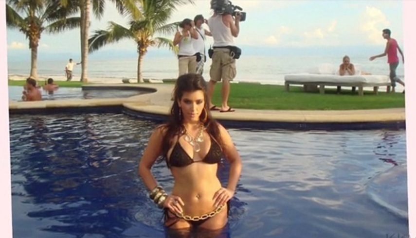 Kim abriu o baú de fotos das gravações da primeira temporada de 'Keeping Up with the Kardashians', que foi ao ar em 2007.