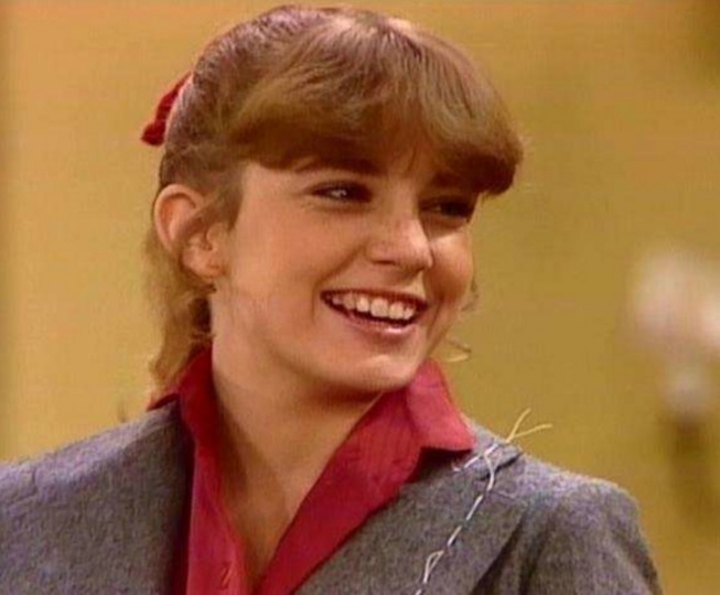 Dana foi uma das estrelas do sitcom 'Diff'rent Strokes' (Arnold) quando tinha 15 anos de idade. Em 99, ela faleceu aos 34 anos vítima de overdose acidental de calmantes.