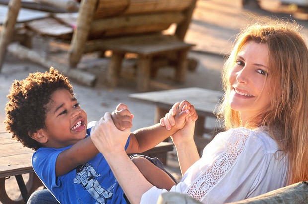 A atriz Maria Padilha tornou-se mãe de Manoel em 2012, depois de passar cinco anos na fila de adoção