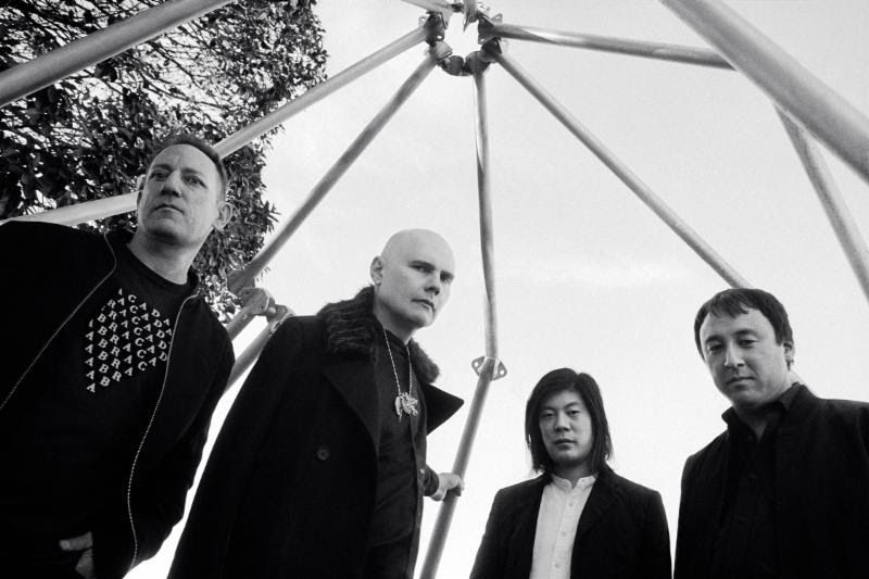 Billy Corgan recrutou seus antigos parceiros de banda (James Iha e Jimmy Chamberlin) para uma volta triunfal em 2018. Porém, sem a baixista D'arcy.