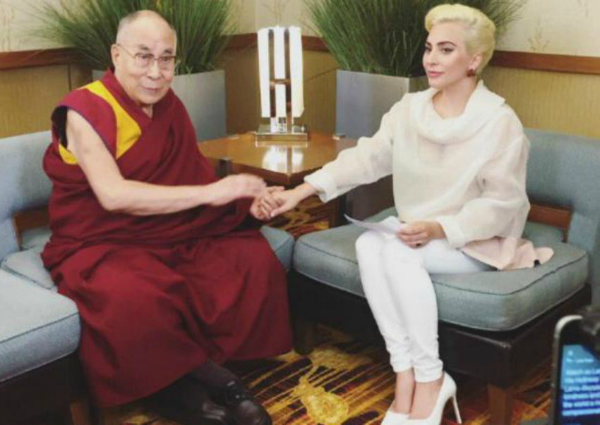 Lady Gaga quase causou um incidente diplomático com a China por ter se encontrado com o Dalai Lama
