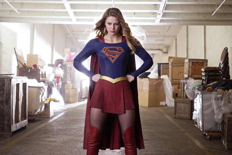 'Supergirl' é uma recente aposta da CBS que deu certo. Segue a mesma linha de 'Superman', só que com uma mulher como heroína. A primeira temporada foi ao ar em outubro de 2015