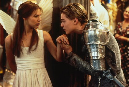 Claire Danes e Leonardo DiCaprio não tinham nada de Romeu e Julieta no set do filme. Danes não concordava com as escapadinhas que o ator dava no trabalho e eles não se encontravam no set até segundo antes de gravarem as cenas.