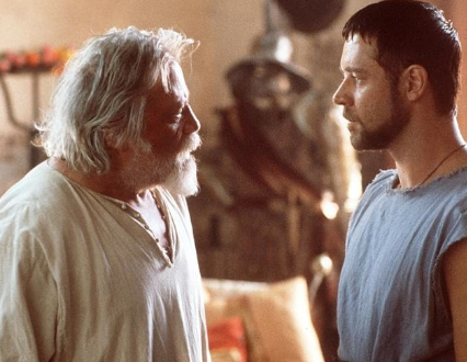 Russell Crowe e Oliver Reed não se davam bem no set do premiado 'Gladiador'. Crowe dizia que os excesso com álcool e o mau comportamewnto do ator eram prejudiciais ao filme e que eles nunca tiveram uma conversa agradável durante o trabalho. Reed morreu três dias das gravações terminarem depois de uma tarde de bebedeira na ilha de Malta, na Europa.