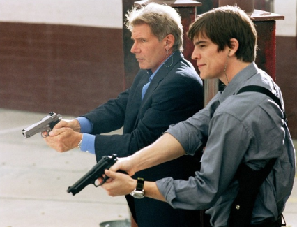Harrison Ford e Josh Hartnett brigaram durante toda a gravação de 'Divisão de Homicídios', não se olhavam na cara e levaram toda essa confusão também para os eventos e viagens de promoção do longa.