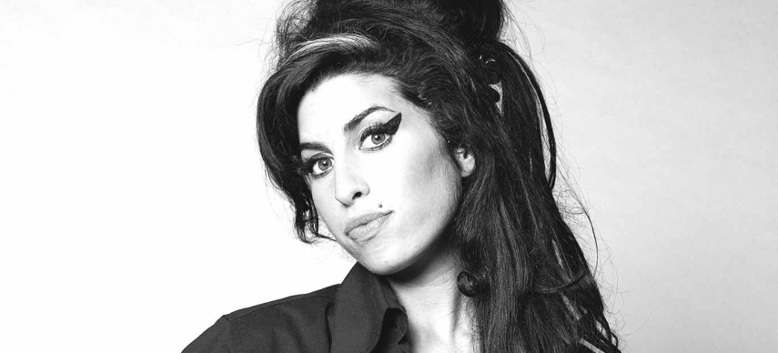 Amy Winehouse amava gatos. Ela teve muitos, entre eles uma chamada Shirley.