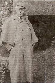 O detetive criado por Sir Arthur Conan Doyle foi inspirado no Dr. Joseph Bell, professor na Universidade de Edimburgo. Ele era conhecido por ser observador e descobrir coisas que ninguém conseguiria só olhando