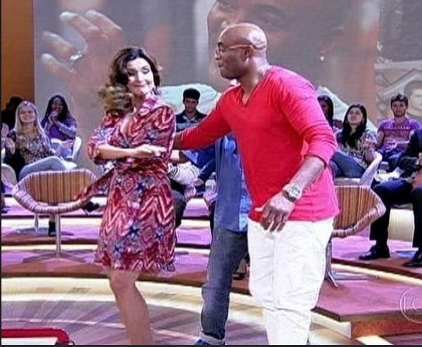 Fátinha dançando com Anderson Silva o tema de 'Dirty Dancing'