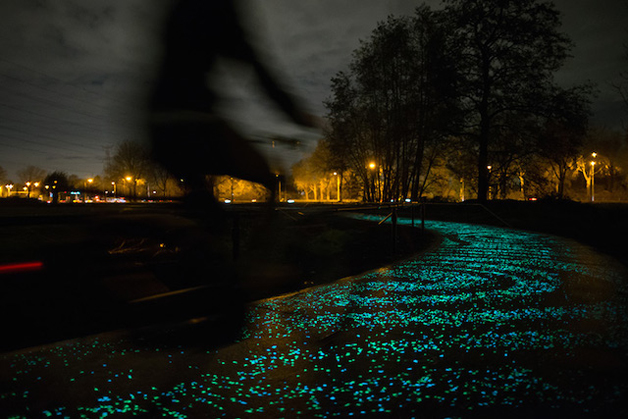 A ciclovia Starry Night, na Holanda, foi baseada na obra de Van Gogh. O projeto foi feito com peças de um material que tem pequenas luzes LED