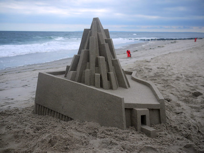 Calvin Seibert se inspira em elementos da arquitetura moderna para criar estas incríveis esculturas de areia. Fenomenal, né?