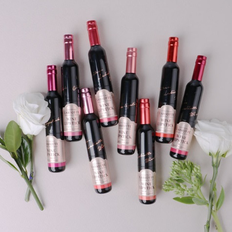 A Labiotte, uma marca de produtos de beleza da Coreia do Sul, criou uma linha de maquiagens inspiradas em vinho