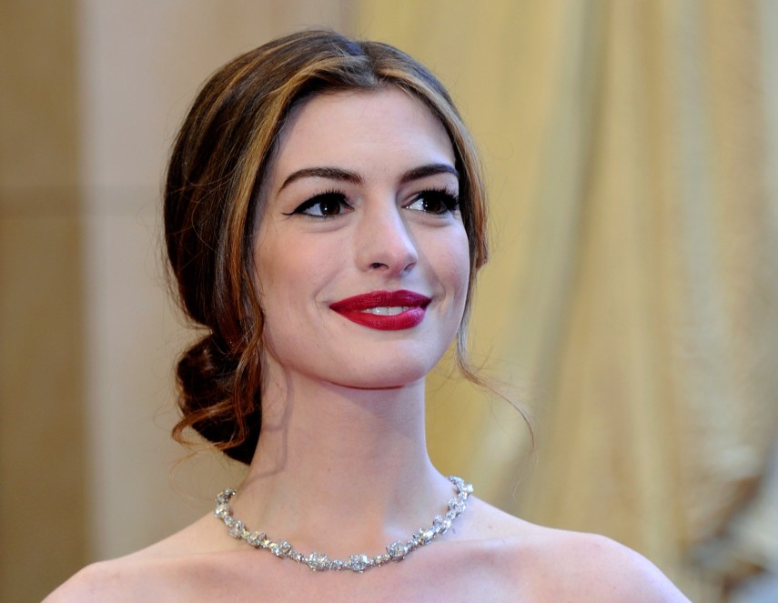 Anne Hathaway, atriz vencedora do Oscar e uma das mais respeitadas de Hollywood, fazia participações regulares nos comerciais de uma pequena companhia telefônica.