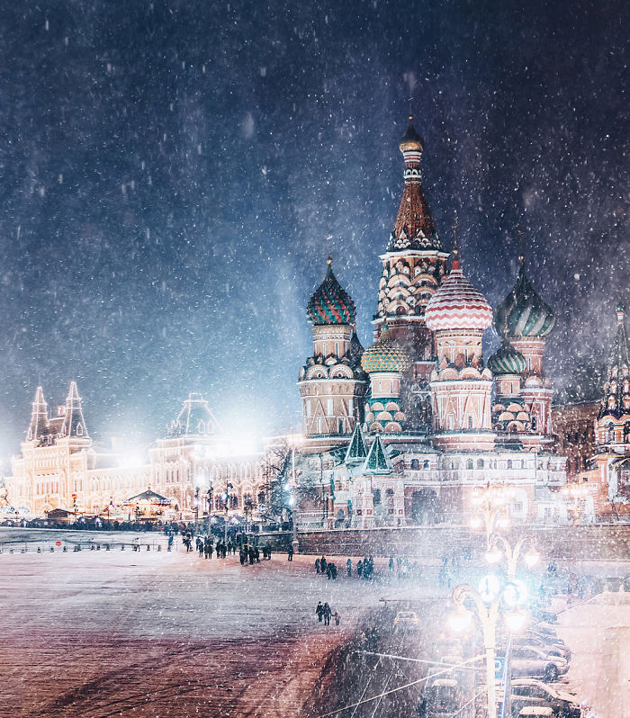 A fotógrafa Kristina Makeeva mostra o lado deslumbrante da cidade em meio a luzes e neve