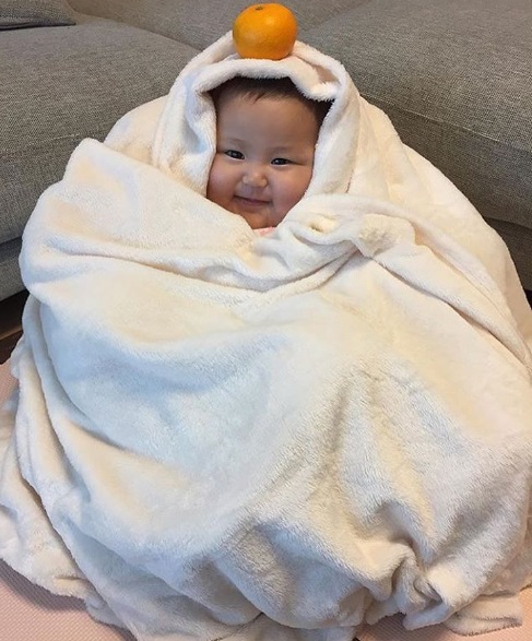 A conta de Instagram Tiny Gentle Asians foi criada por Mel Kenny. Ela diz que a missão dela é 