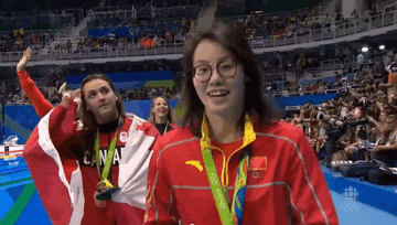 A chinesa ganhou a medalha de bronze nas olimpíadas, mas só descobriu isso durante uma entrevista que deu depois da sua prova