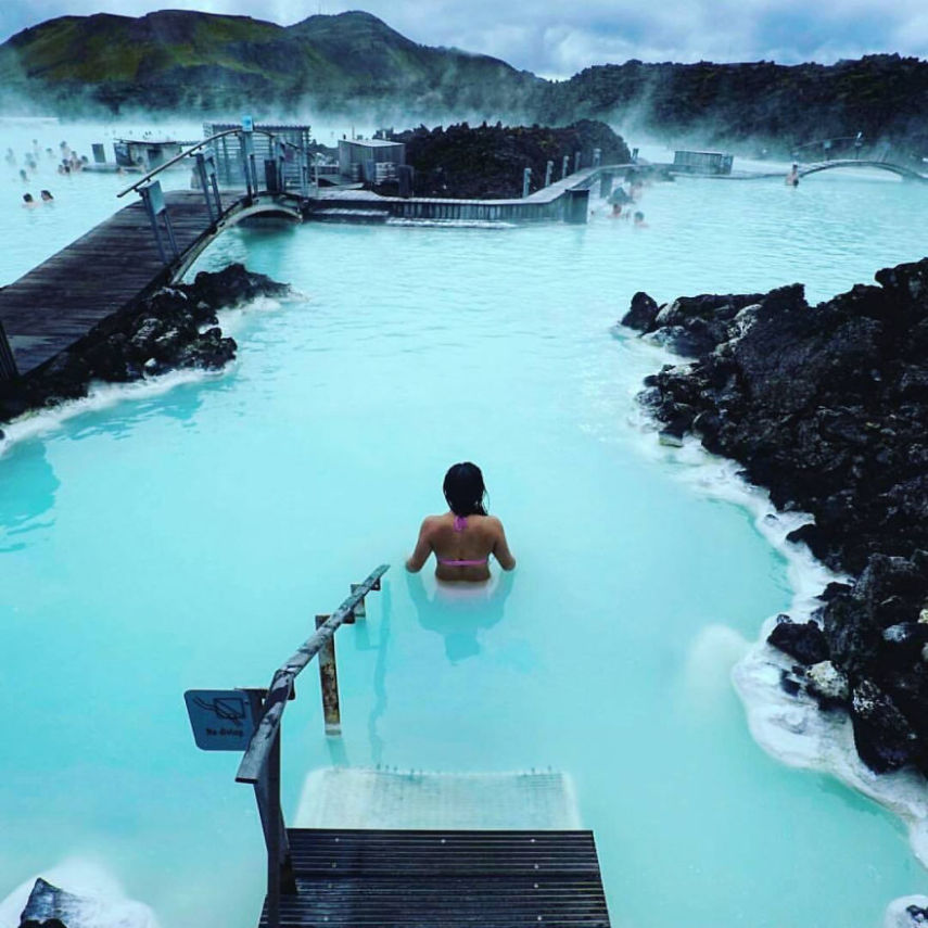 Beleza natural atrai turistas à Islândia