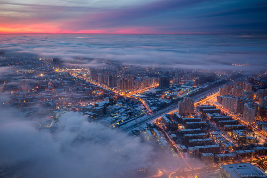 Dmitry Chistoprudov buscou abrigo em uma torre televisiva de Moscou para registrar clima mágico e flutuante da capital durante o inverno. Congelante!