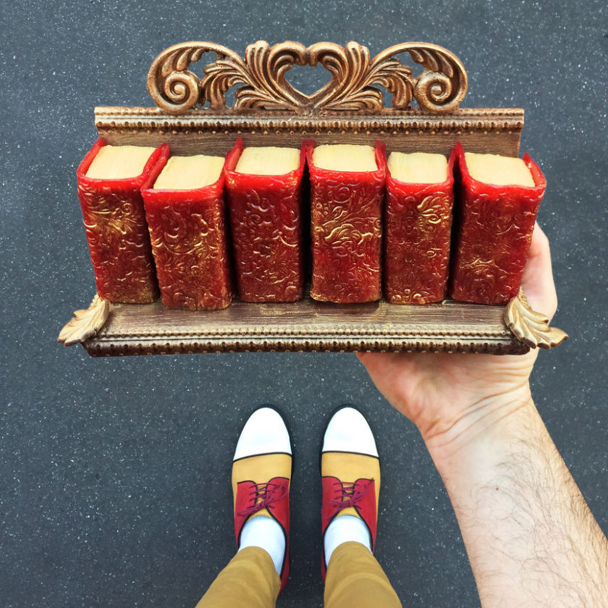 O chef Tal Spiegel percorre as ruas de Paris em busca de doces e sobremesas que lembram alguns de seus sapatos mais estilosos. E não é que faz sentido?