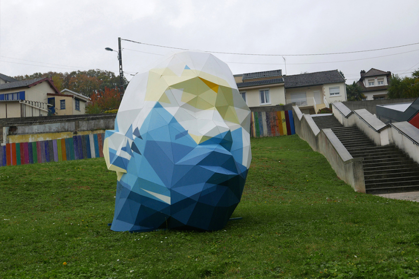 David Mesguich instala obras geométricas em espaços públicos