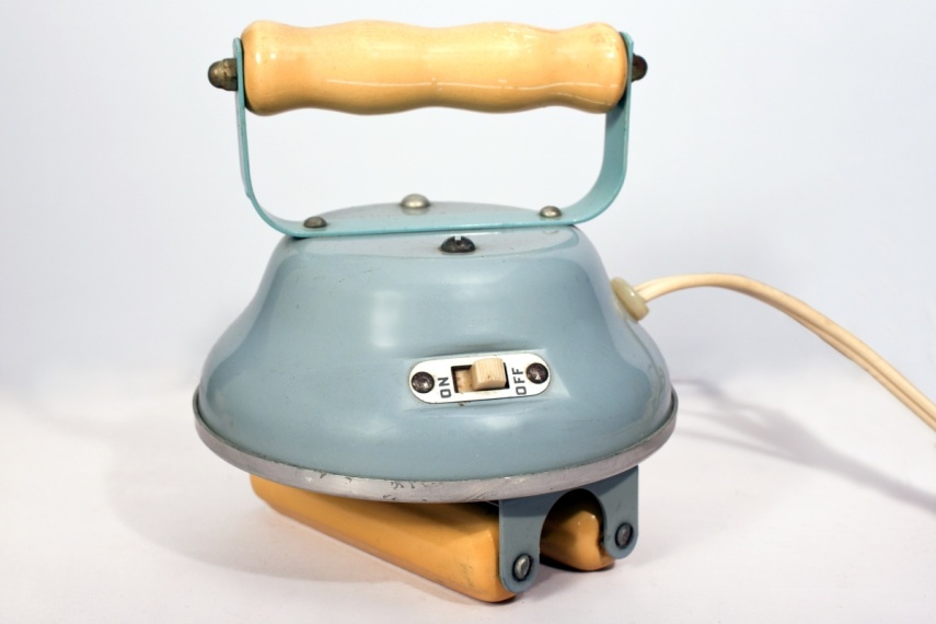 Nas décadas de 1930 e 1940, os vibradores que também estimulavam a perda de peso começaram a se popularizar. O Redusaway podia ser usado das duas formas!