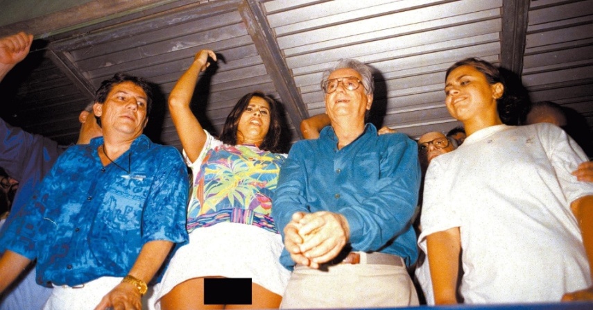 A ex-modelo Lilian Ramos ficou conhecida por ser fotografada sem calcinha ao lado do então presidente da República Itamar Franco em um camarote da Sapucaí durante o Carnaval de 1994. Foi o assunto daquele início de ano, deu entrevistas e sumiu