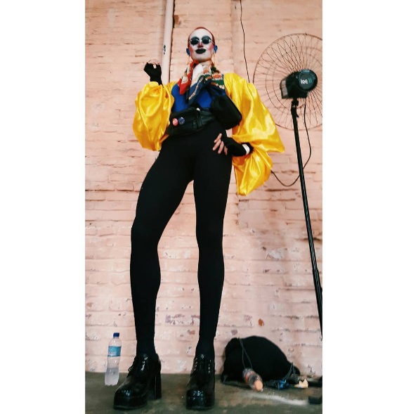 Víctor Ivanon é o responsável por criar a drag queen Ivana Wonder, que ganhou o público brasileiro ao desfilar toda a sua melancolia-dramática ao cantar no programa Amor & Sexo. Ivana é maravilhosa! Siga @ivanawonder no Instagram