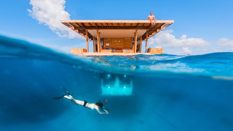 Enquanto o principal atrativo de Manta Underwater Room é seus atributos aquáticos, o bangalô flutuante também possui um deck de observação impressionante. 