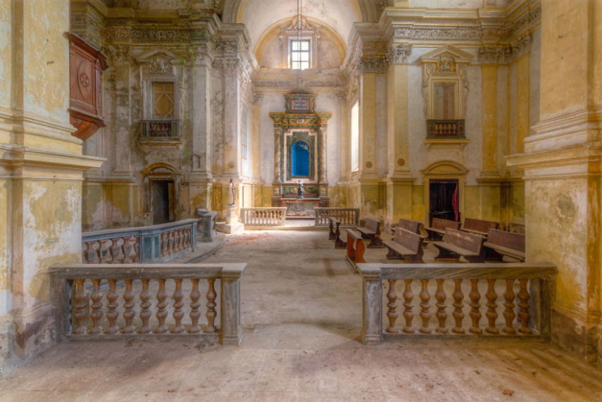 Fotógrafo viaja pela Europa em busca de altares abandonados
