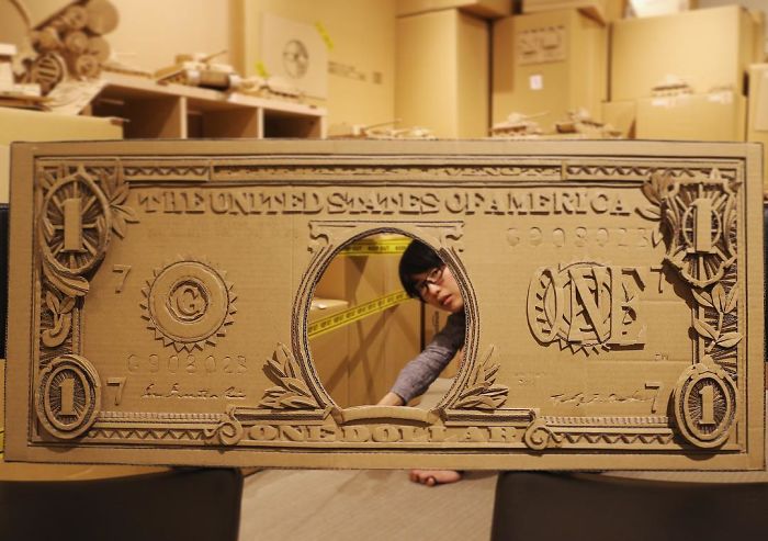 Monomi Ohno transforma simples caixas em esculturas e objetos incríveis
