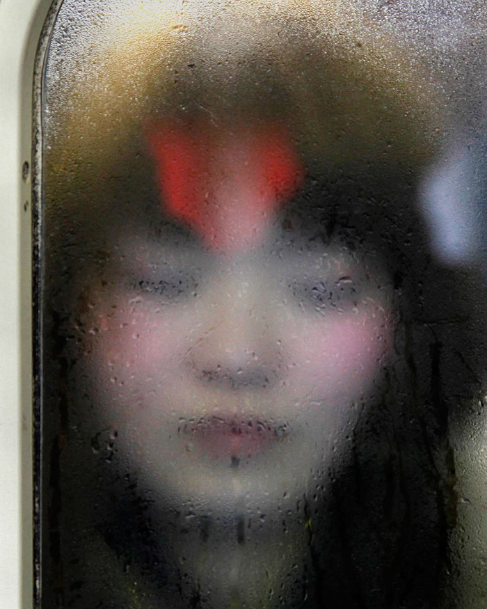 Fotógrafo revela perrengues de usuários do transporte público no Japão