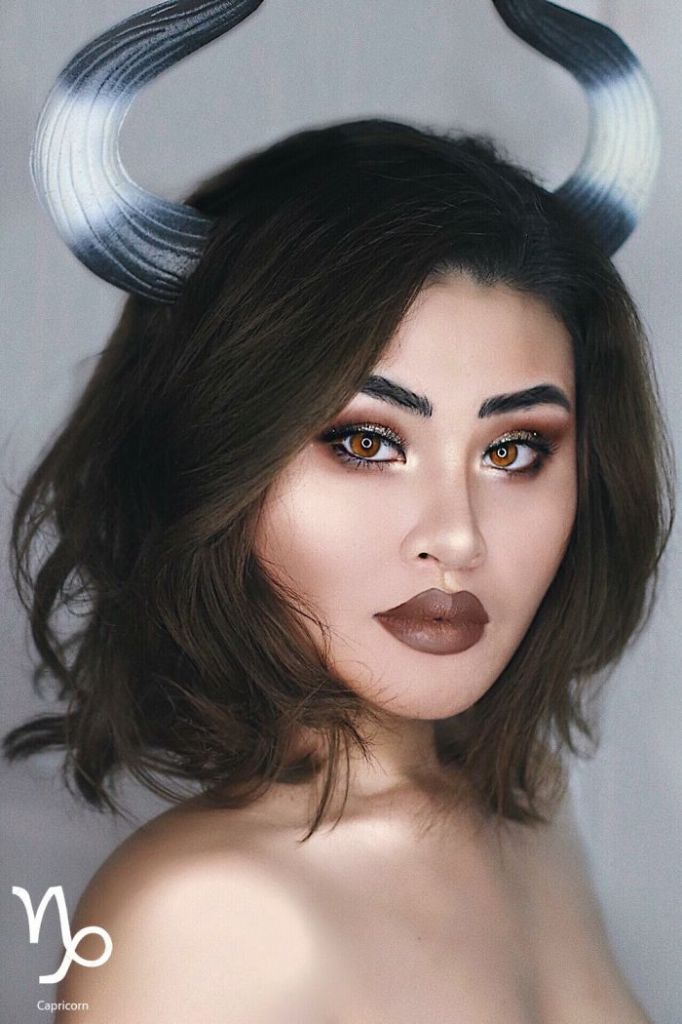 A maquiadora Kimberly Money, 19 anos, fez uma série de maquiagens inspiradas nos signos do zodíaco