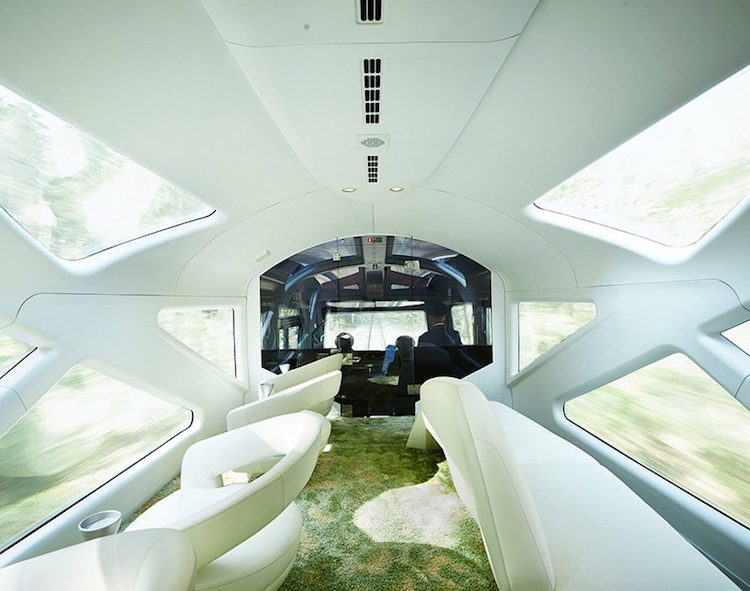 Trem de luxo com design da Ferrari leva viagens a novo nível de sofisticação