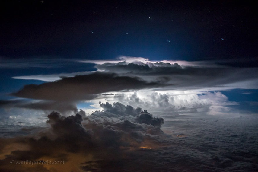 Piloto retrata céus da América do Sul