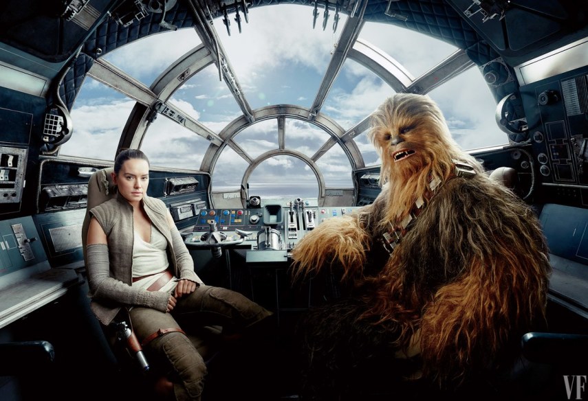  Daisy Ridley como Rey na Millennium Falcon, com Joonas Suotamo vivendo o co-piloto Chewbacca