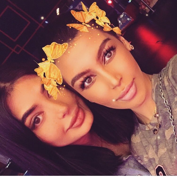 Sonia e Fyza fazem o maior sucesso no Instagram por serem praticamente sósias de Kim e Kylie