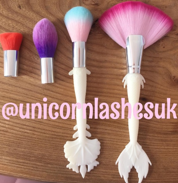 A Unicorn Lashes faz pincéis de maquiagem inspirados no mundo mágico das sereias e dos unicórnios