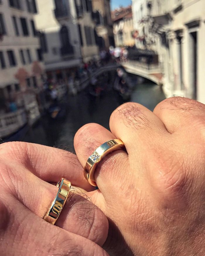 O ex-atleta Jimmy Sjödin foi pedido em casamento pelo namorado em Veneza, na Itália, e as fotos lindas acabaram ganhando a internet!
