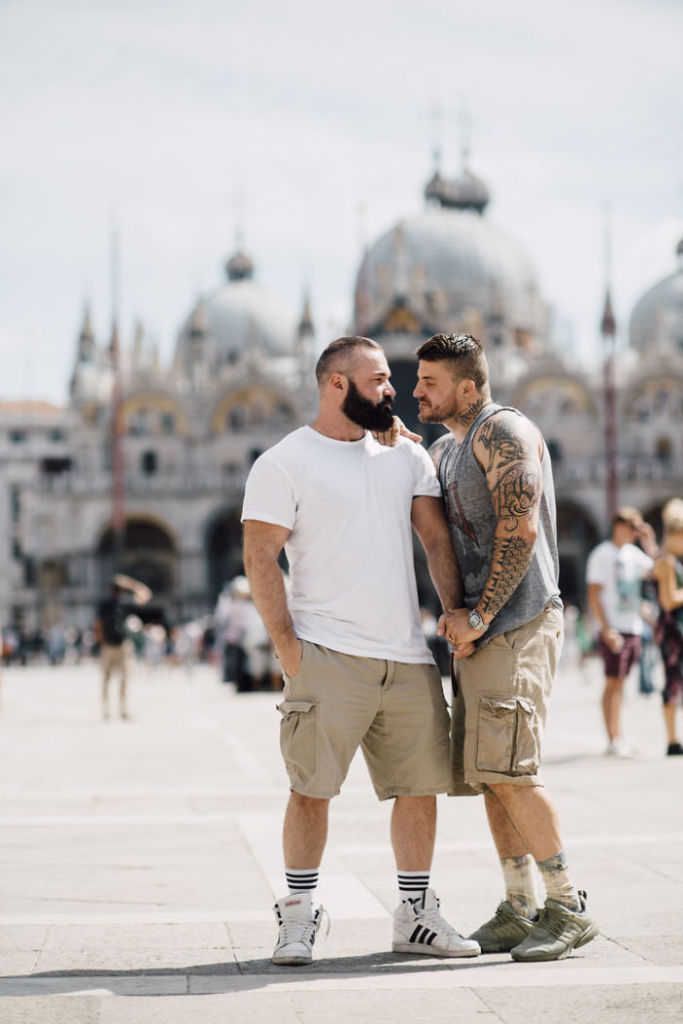 O ex-atleta Jimmy Sjödin foi pedido em casamento pelo namorado em Veneza, na Itália, e as fotos lindas acabaram ganhando a internet!