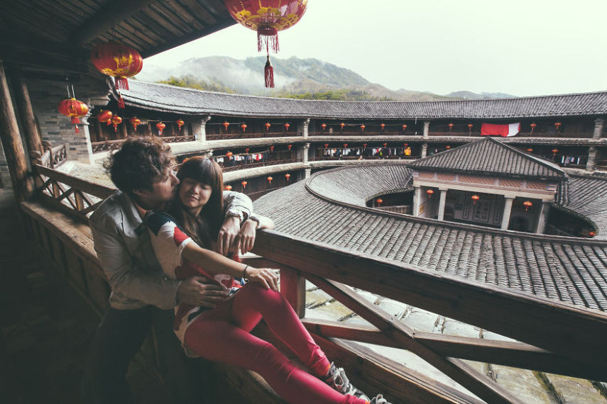 Khaichuin Sim e sua mulher Zhu decidiram se casar há três anos. Porém, antes de subirem ao altar, eles decidiram que gostariam de viajar o mundo e fazer o ensaio pré-casamento