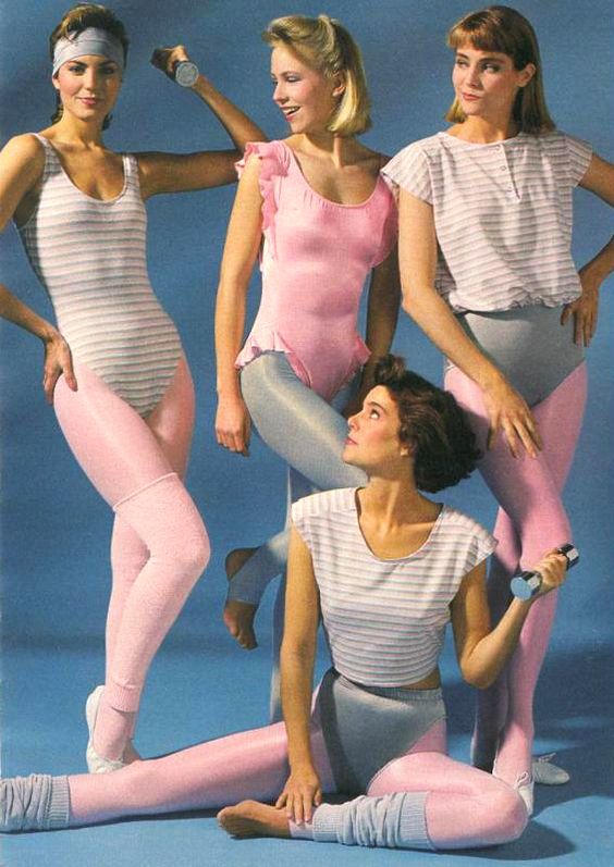 As roupas de ginástica dos anos 80 eram tudo de bom, fala sério