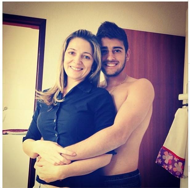 Mãe do cantor Lucas Lucco, Karina Lucco, é musa fitness