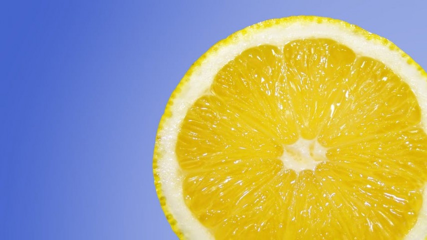 Frutas cítricas – Ricas em vitamina C e antioxidantes, elas auxiliam no fortalecimento do sistema imunológico, prevenindo gripes e resfriados