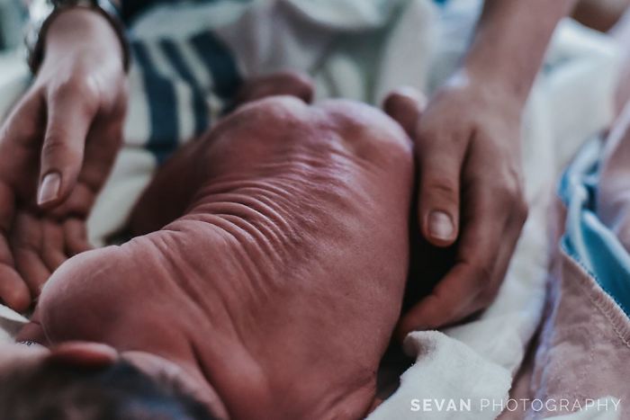 Fotos de nascimentos mostram como as mulheres são duronas