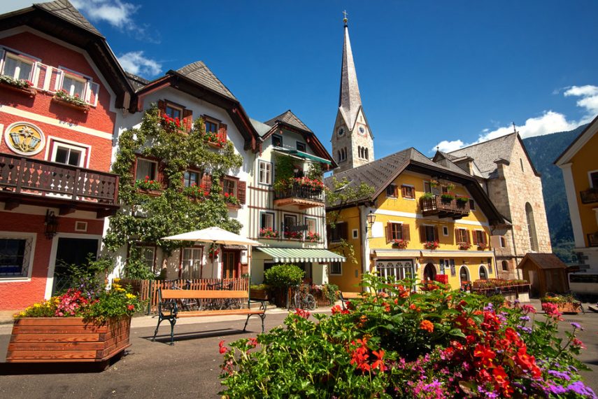 Na foto, está a histórica vila austríaca de Hallstatt, considerada patrimônio pela Unesco.