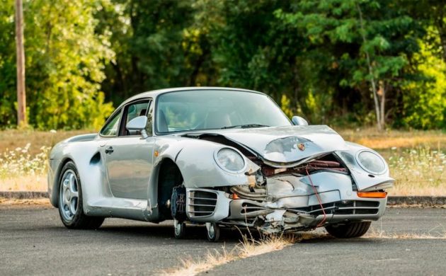 Porsche batido é vendido por quase R$ 2 milhões 