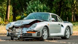 Porsche batido é vendido por quase R$ 2 milhões 